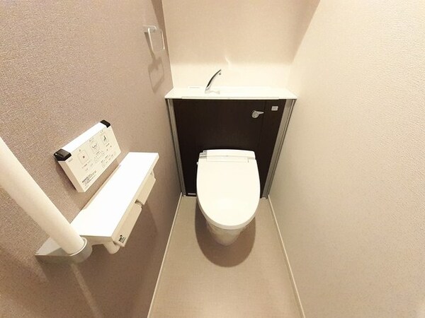 トイレ(シンプルで使いやすいトイレです)
