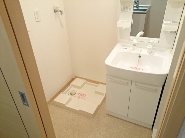 物件内観写真6　(脱衣スペースもあります)