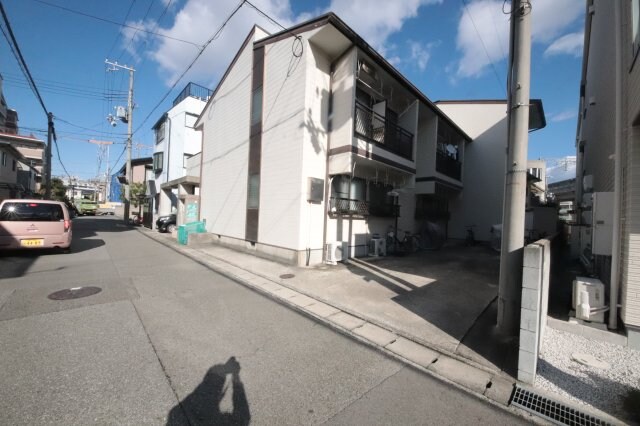 物件外観写真2　(外はこのようになっています)