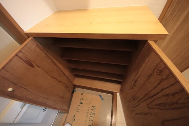 物件内観写真11　(収納スペース豊富です)