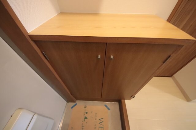 物件内観写真12　(小物を収納するのに便利です)