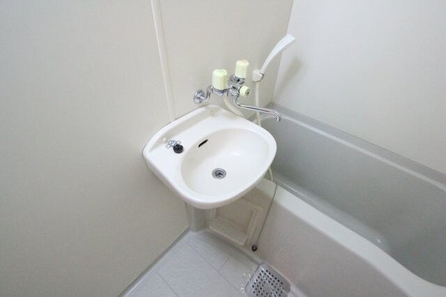 物件内観写真13　(きれいなお風呂です)