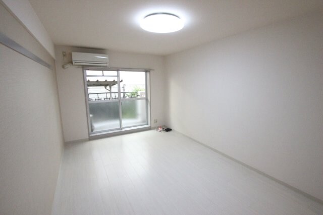 物件内観写真17　(リビングです)