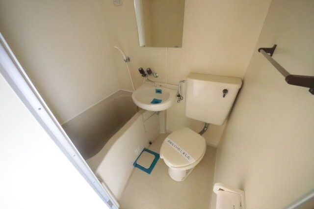 物件内観写真4　(コンパクトで使いやすいお風呂です)