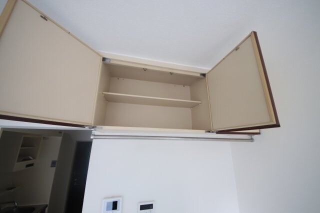 物件内観写真9　(収納豊富です)