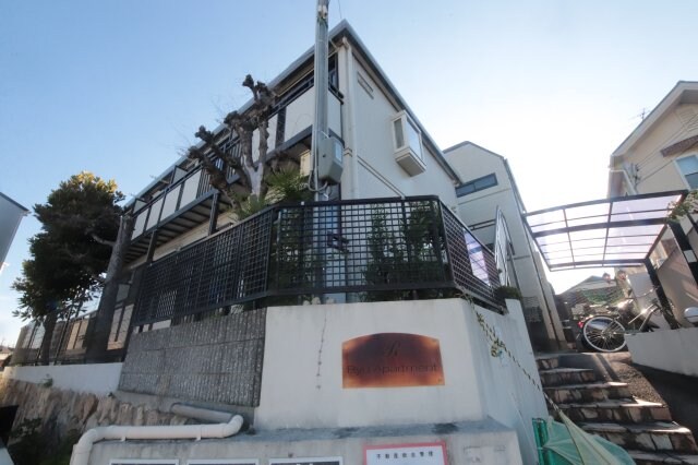 物件外観写真1　(外観もきれいです)