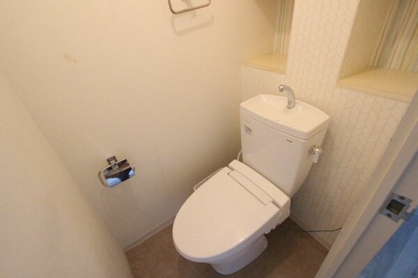トイレ(シンプルで使いやすいトイレです)