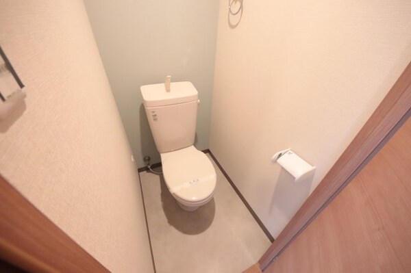 トイレ(シンプルで使いやすいトイレです)