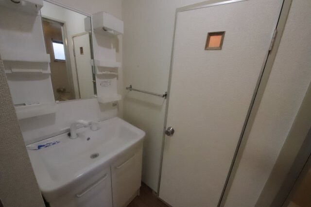 物件内観写真9　(忙しい朝には欠かせない洗面所です)