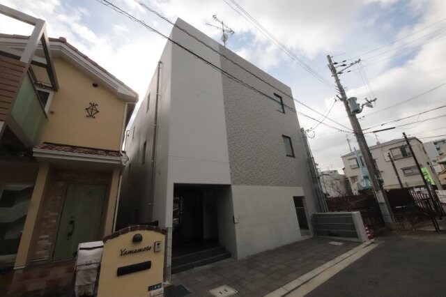 物件外観写真3　(物件の外観です)