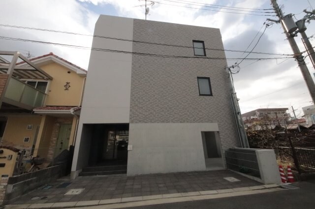 物件外観写真4　(外観もきれいです)