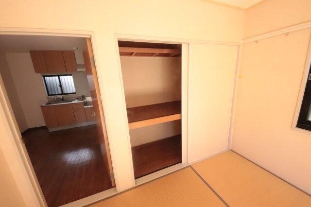 物件内観写真14　(専用の収納スペースです)