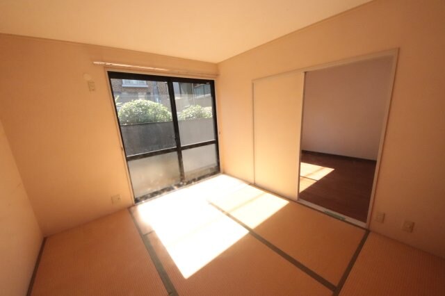 物件内観写真16　(きれいな和室です)