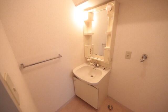 物件内観写真18　(忙しい朝には欠かせない洗面所です)