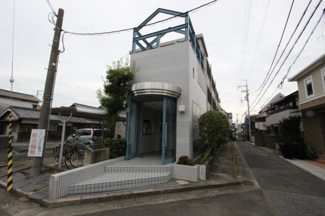 物件外観写真4　(外観もきれいです)