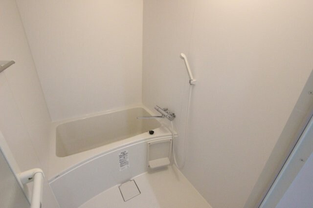 物件内観写真12　(日々の疲れを癒すお風呂付です)