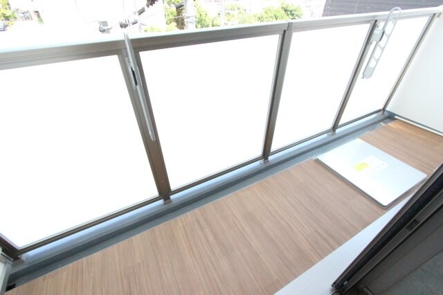 物件内観写真10　(外からの目が気にならないバルコニーで洗濯物が干せます)