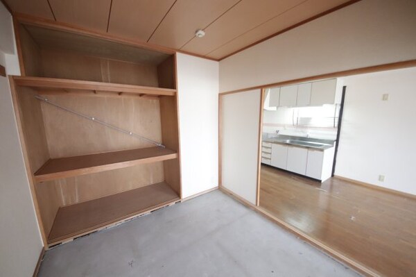 収納(小物を収納するのに便利です)