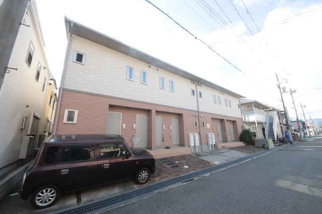 物件外観写真5　(カースペースがあります)