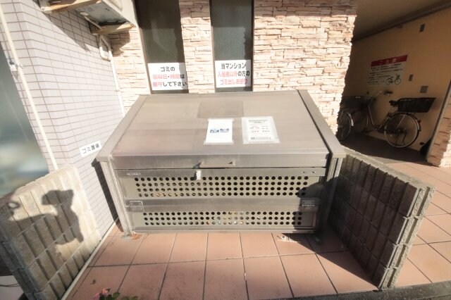 物件外観写真4　(毎日通るエントランスはこのようになっています)