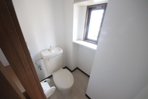 トイレ(ゆったりとした空間のトイレです)