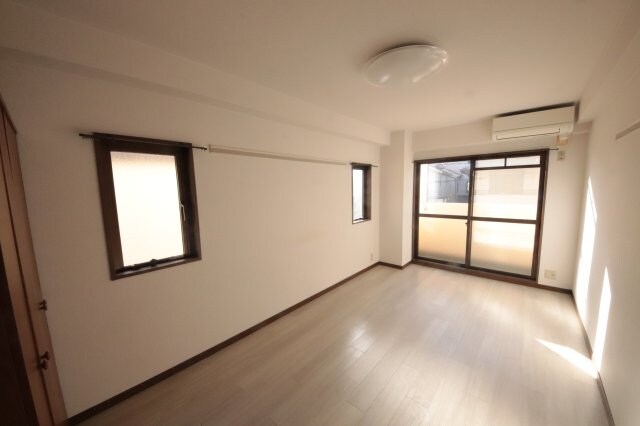 物件内観写真19　(ゆったり過ごせる居間です)