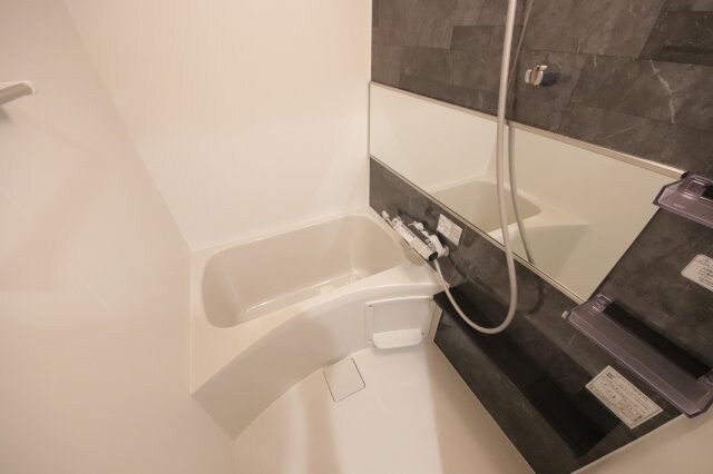 物件内観写真9　(きれいなお風呂です)