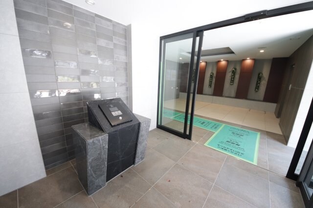 物件外観写真3　(エントランスです)