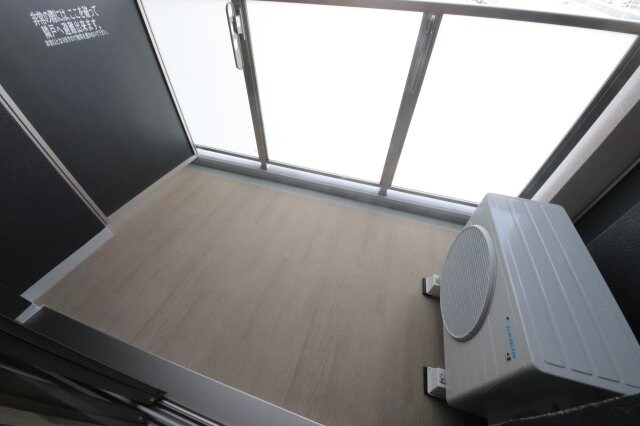 物件内観写真18　(外からの目が気にならないバルコニーで洗濯物が干せます)