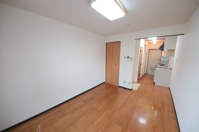 物件内観写真3　(おしゃれなリビングです)