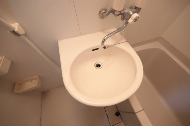 物件内観写真6　(コンパクトで使いやすい洗面所)