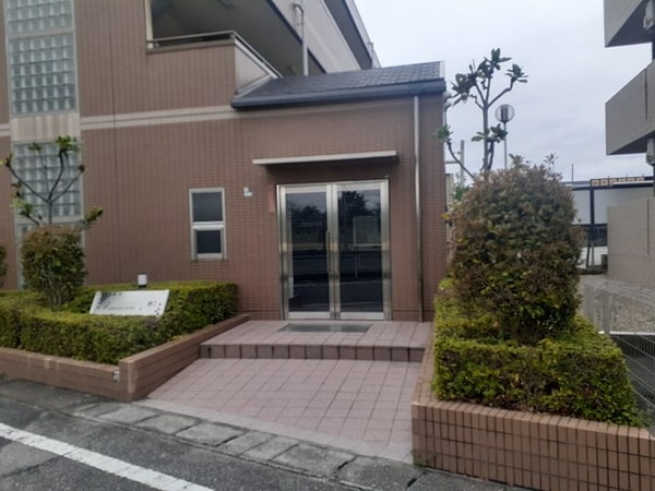エントランス(毎日通るエントランスはこのようになっています)