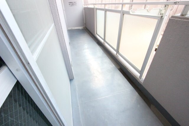 物件内観写真22　(バルコニーからの眺めを楽しみながら食事をしませんか)