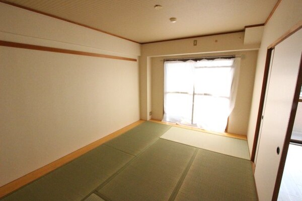 和室(和室があると、家にあたたかい雰囲気が生まれます)