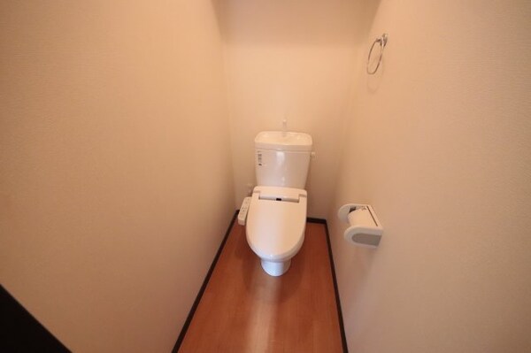 トイレ(ゆったりとした空間のトイレです)
