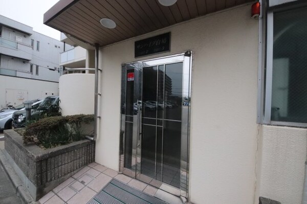 エントランス(建物の内部です)