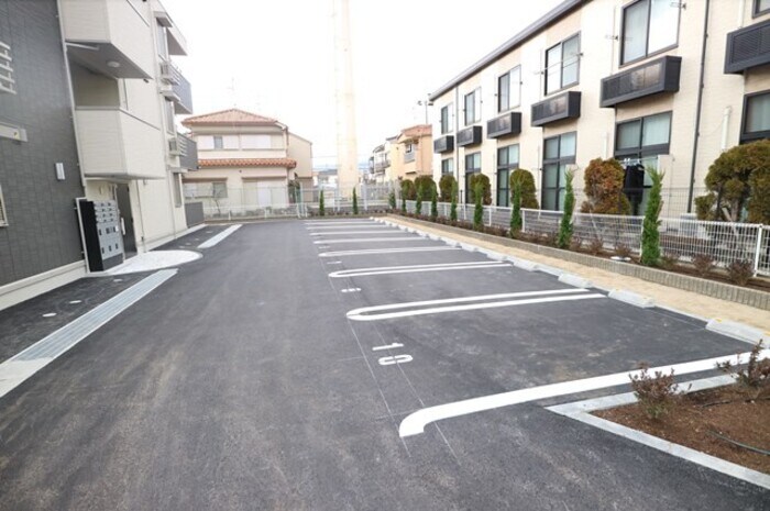 物件外観写真2　(カースペースがあります)