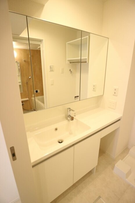 物件内観写真21　(コンパクトで使いやすい洗面所)