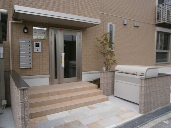 エントランス(建物の内部です)