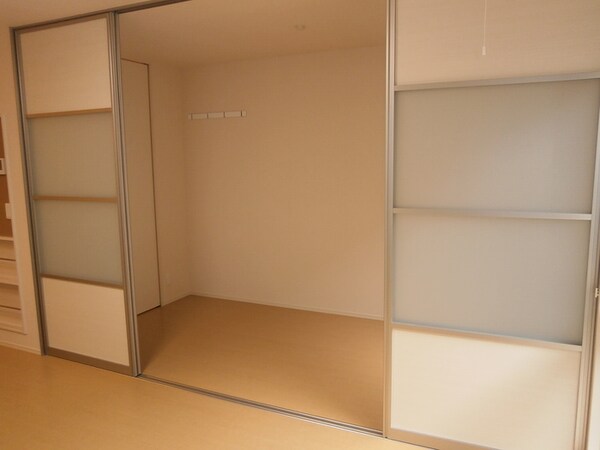 居室(ゆったりとした居間です)