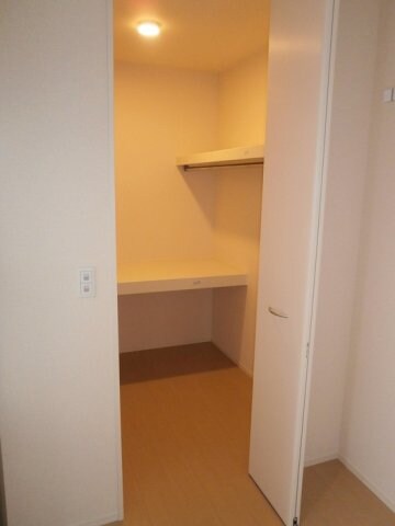 物件内観写真10　(専用の収納スペースです)