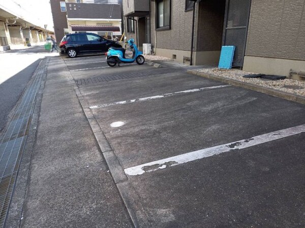 駐車場(駐車場です)