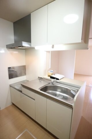 物件内観写真4　(使いやすいキッチンです)