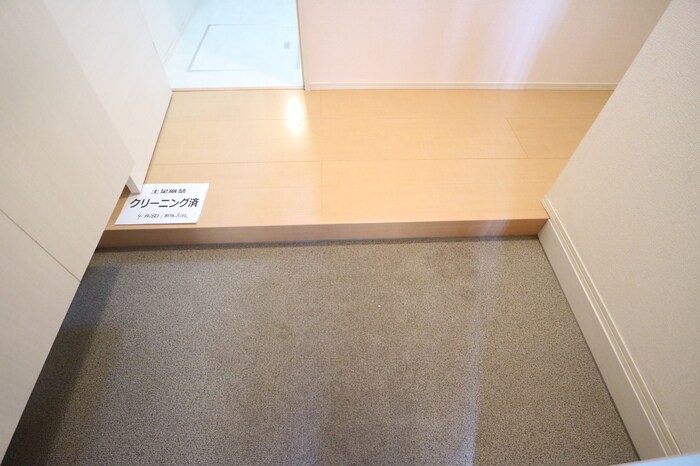 物件内観写真19　(落ち着いた玄関です)