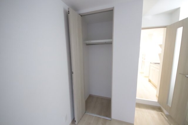 物件内観写真15　(収納豊富です)