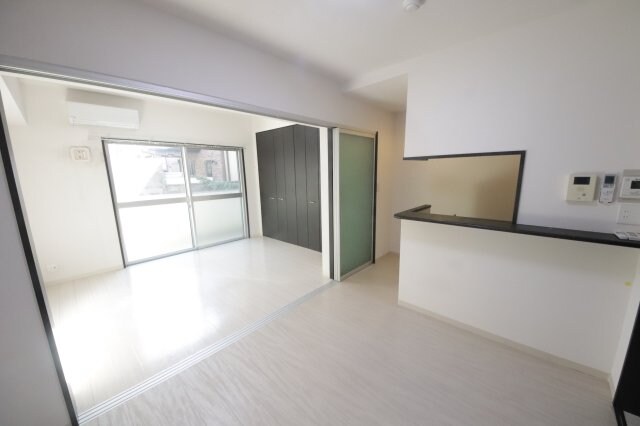 物件内観写真6　(使いやすい居間です)