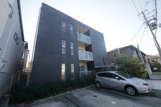 物件外観写真4　(外観もきれいです)