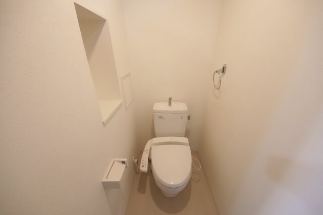 物件内観写真8　(清潔感のあるトイレです)