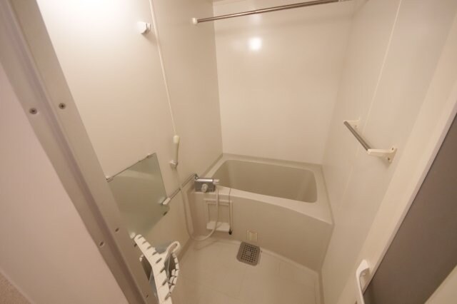 物件内観写真8　(落ち着いた空間のお風呂です)