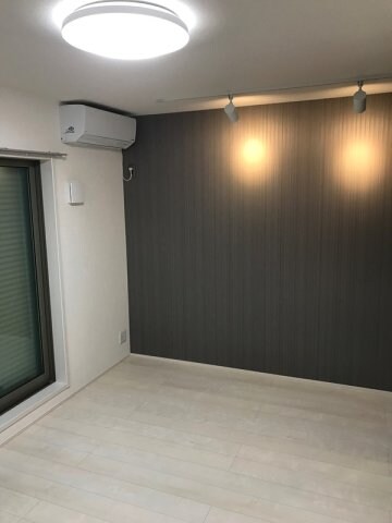 物件内観写真3　(使いやすい居間です)